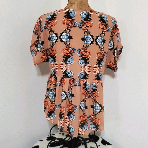 ONE CLOTHING • Tan blue brown floral print • XS - Picture 3 of 6